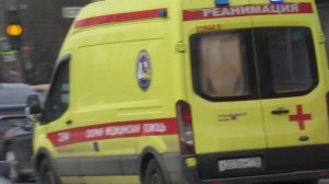 РЕАНИМАЦИОННАЯ СКОРАЯ ПОМОЩЬ СПЕШИТ НА ВЫЗОВ