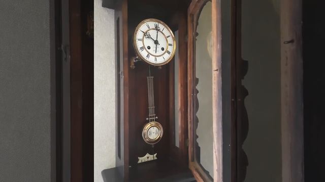 Старинные настенные часы E.R.Schlenker смотреть онлайн