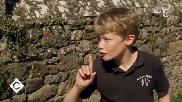 Bienvenue chez les Bretons - C à vous - 20/06/2017 смотреть онлайн