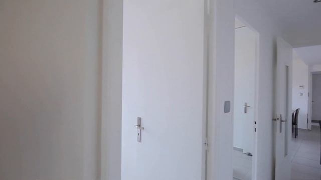 T3 meublé de 58m² situé dans le quartier du Panier, bénéficiant d'une jolie vue sur les toits смотреть онлайн