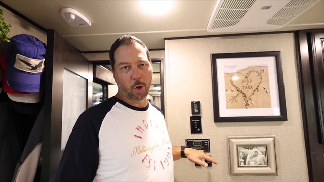 Grand Design Momentum 397TH (Full Time RV Home Tour 2.0) | Changing Lanes смотреть онлайн