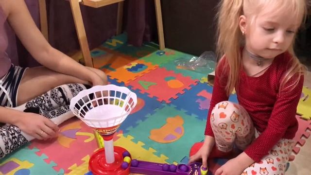 Открываем и играем в настольную игру Ball Shoot / Open and play a board game Ball Shoot смотреть онлайн