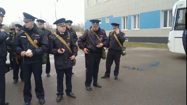 Рузские полицейские сменили зимнюю форму одежды на летнюю смотреть онлайн