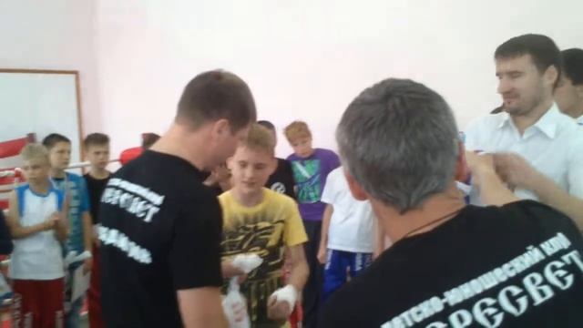 21 июня 2014 Первенство Владивостока по кикбоксингу среди школьников (ДЮСШ Бастион) смотреть онлайн