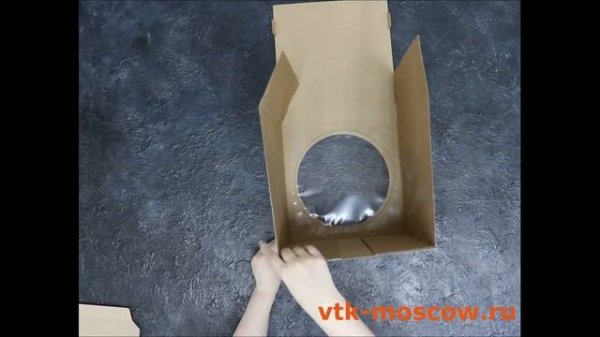 555560 Упаковка для торта гофрокартон с окном 28x28x30 см VTK