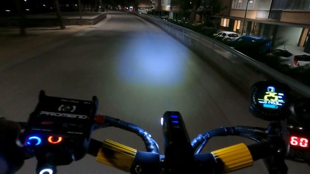 VSETT 10+ Night ride at Rio Manzanares, 25kph legal speed (Madrid, Spain) смотреть онлайн