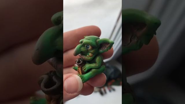 Гоблин из полимерной глины. #goblin #polymerclay #diy #clay #лепка #уроки #sweet смотреть онлайн