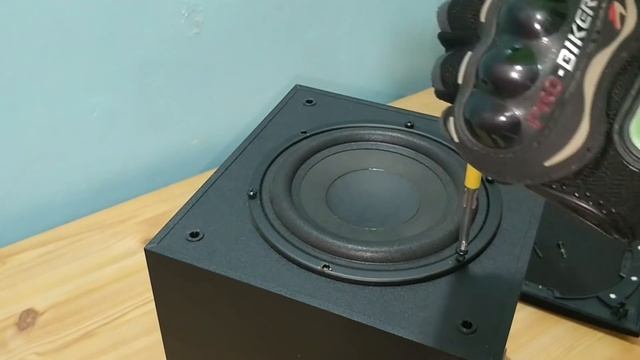 What's inSide Edifier XM6BT Woofer by AKS смотреть онлайн