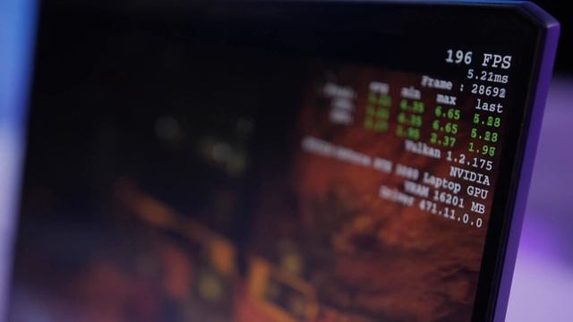 Může notebook fungovat jako náhražka stolního počítače? - MSI GE76 Raider смотреть онлайн