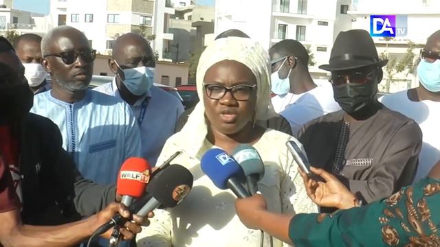 Mamelle/Cité Mbakiou Faye : Les résidents dénoncent un morcellement abusif des espaces publics... смотреть онлайн
