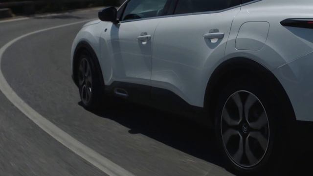The new Citroën Ë-C4X Driving Video смотреть онлайн