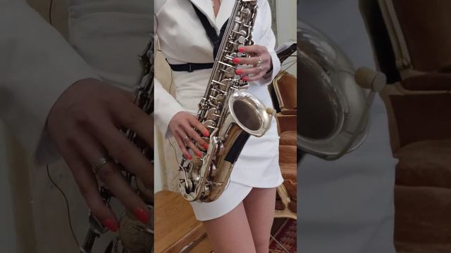 Вера Романова актриса музыкант, саксофонистка. Lily Was смотреть онлайн