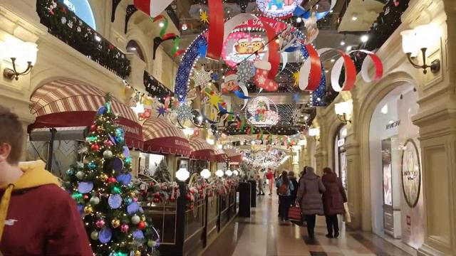 CHRISTMAS IN RUSSIA 🇷🇺 Moscow decorations🎄 GUM/ KREMLIN/ Red Square. Новый Год 2021 В Москве смотреть онлайн