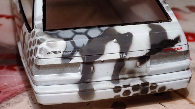 Building Toyota Sprinter Trueno AE86 1/24 Aoshima