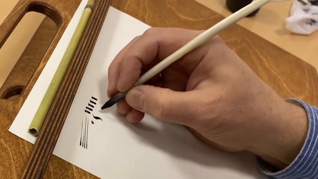 Удобная конторка на стол для письма и каллиграфии. смотреть онлайн