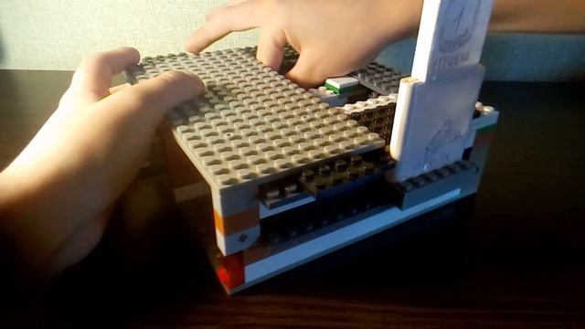 Автомат для продажи конфет из Лего!!!!!!!