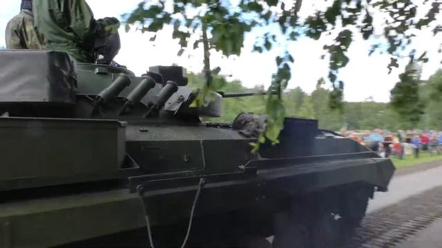 PsDiv. 75 Years Anniversary #006 - Parade modern armour and APCs - Leopard 2, SAU-122, ITPSV 90... смотреть онлайн