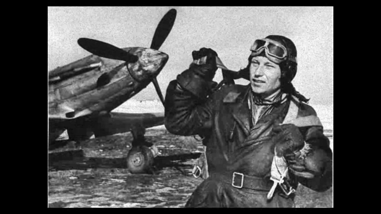 Поклонимся великим тем годам.