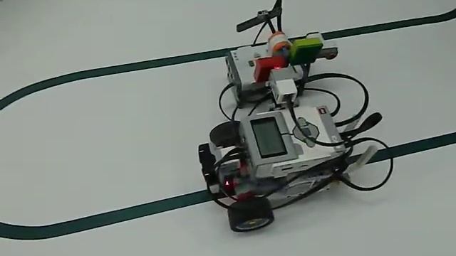 Робот перед светофором