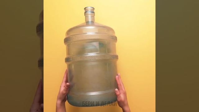 37 КРУТЫХ ЛАЙФХАКОВ С ПЛАСТИКОВЫМИ БУТЫЛКАМИ ДЛЯ РЕШЕНИЯ ЛЮБЫХ ПРОБЛЕМ смотреть онлайн