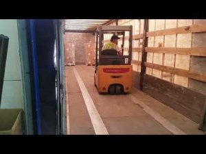 Дальнобой на Volvo VNL. Еду на OZON кончились ручки с тетрадками.