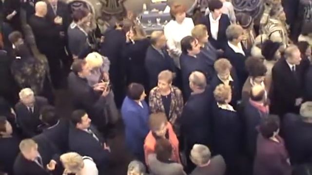 На торжественное собрание в ДК приглашены и ветераны округа смотреть онлайн