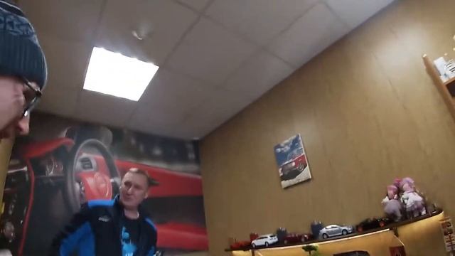 Harley Davidson  Перешил  сидение на своем ХАРЛЕЕ.