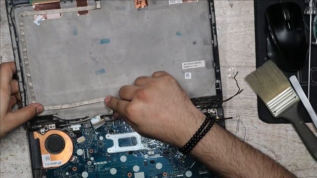 Dell latitude e7250 Disassembly and Reassembly, │How to touch screen?convert into non touch смотреть онлайн