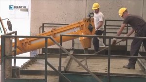 Самоходный шнековый раздатчик бетона