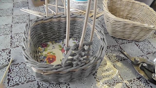 Ажурная ручка для корзины. Плетение из газет смотреть онлайн