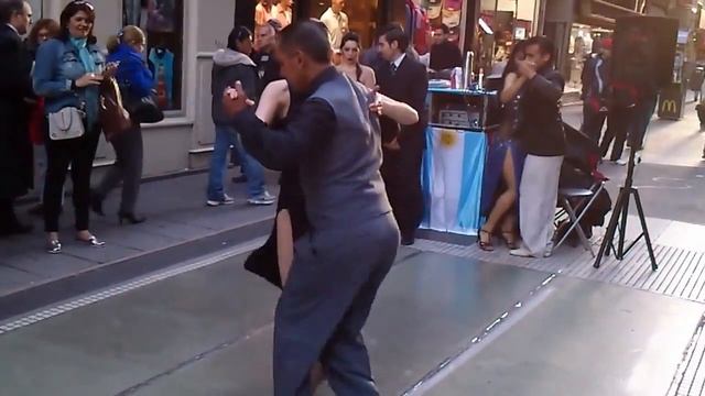 2012. Буэнос-Айрес, танго на ул. Флорида. Знаменитое аргентинское танго! смотреть онлайн