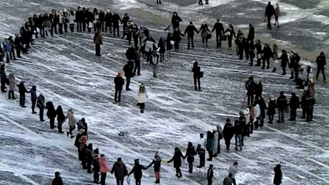 Обнимашки на Дворцовой смотреть онлайн