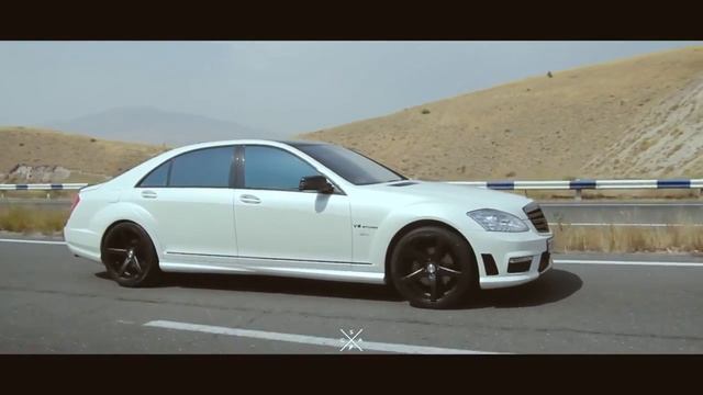 Полная оклейка Mercedes Benz S550 в пленку Avery Satin Pearl White смотреть онлайн