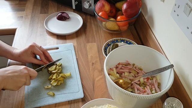 #Рецепт салата "Охотничий" с копченой колбасой смотреть онлайн