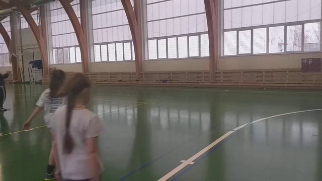 Тренировка женского футбольного отделения «СШОР-11» (04.04.2019) смотреть онлайн