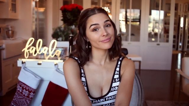 Three Holiday Hairstyles | Olivia Culpo смотреть онлайн