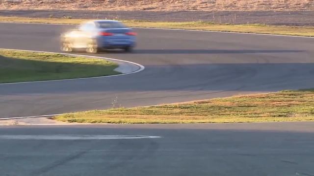 BMW M3 vs Kia Stinger vs Audi S4 смотреть онлайн