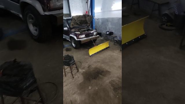 Установка отвала для снега Судзуки Витара. смотреть онлайн