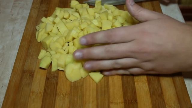 ОЧЕНЬ ВКУСНО! РУССКИЙ СУП РАССОЛЬНИК/RUSSIAN SOUP PICKLE RASSOLNIK #рассольник #рассольниксперловко смотреть онлайн