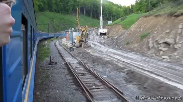 Карпаты из окна поезда: тоннели, реки, мосты смотреть онлайн