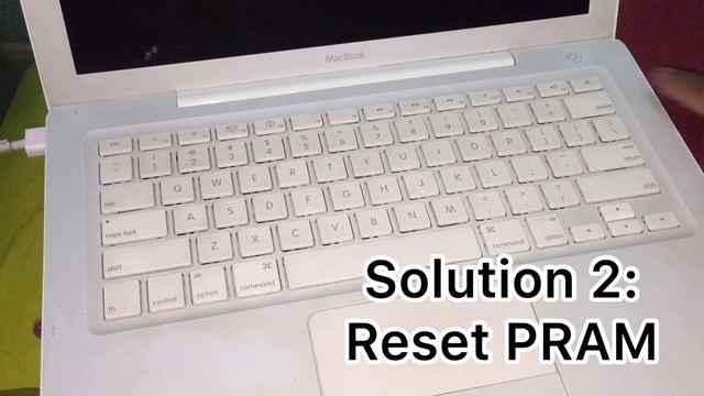 how to fix macbook won't turn on (power on) ! Macbook black screen issue смотреть онлайн