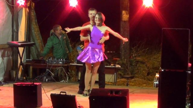 Выступление по сальсе на празднике Маяки в Заостровье смотреть онлайн