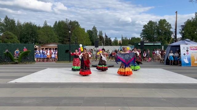 "Сосница ". цыганский танец т/ к "Отражение " г.Великие Луки смотреть онлайн