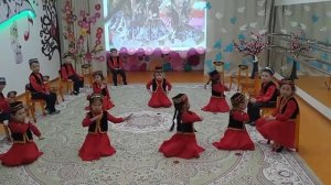 Таджикский танец в детском саду .