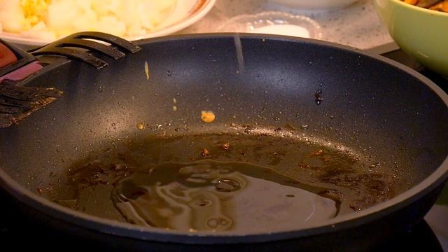 146. Свинина "По-китайски": в льезоне и кисло-сладком соусе смотреть онлайн