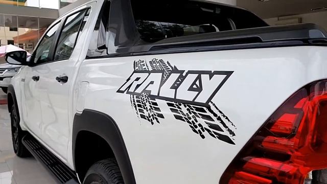 TOYOTA HILUX REVO RALLY 2020: Exterior & Interior смотреть онлайн