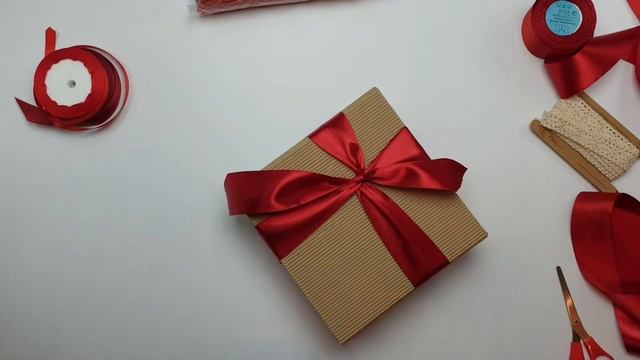 Как завязать бант на подарке / Упаковываем подарок подруге / Красное настроение смотреть онлайн