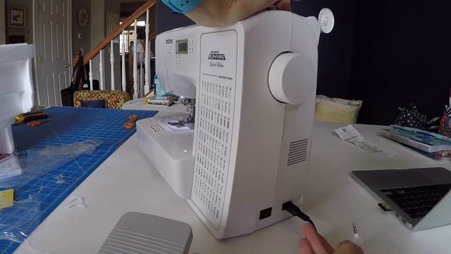 Brother CE1100 Project Runway CE100PRW Out of the Box Sewing Machine Preview Review смотреть онлайн