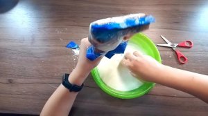 Что с моими руками 😲😲? Как сделать торнадо? Неньютоновская жидкость.
