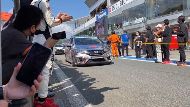 【スーパー耐久】富士２４時間レースを闘い抜いたマシン！！！ смотреть онлайн